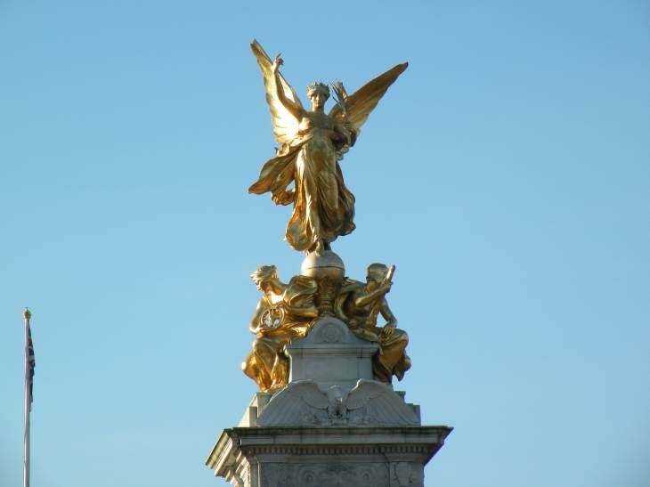  Queen Victoria Memorial